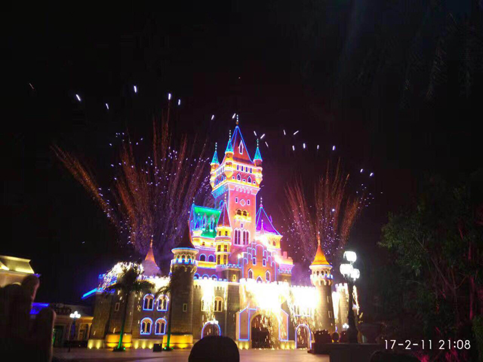主題樂園夜游燈光秀.jpg